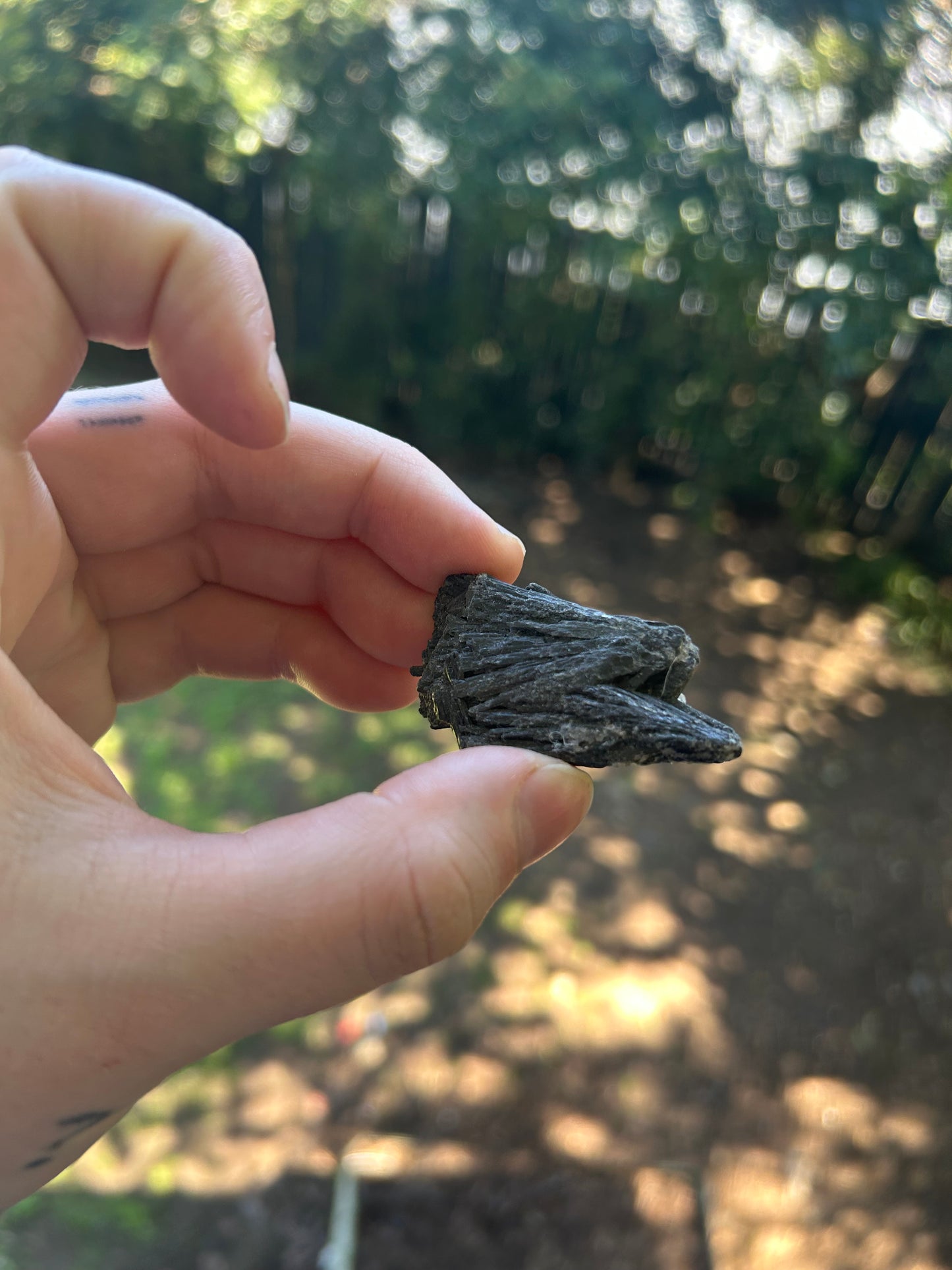Raw kyanite