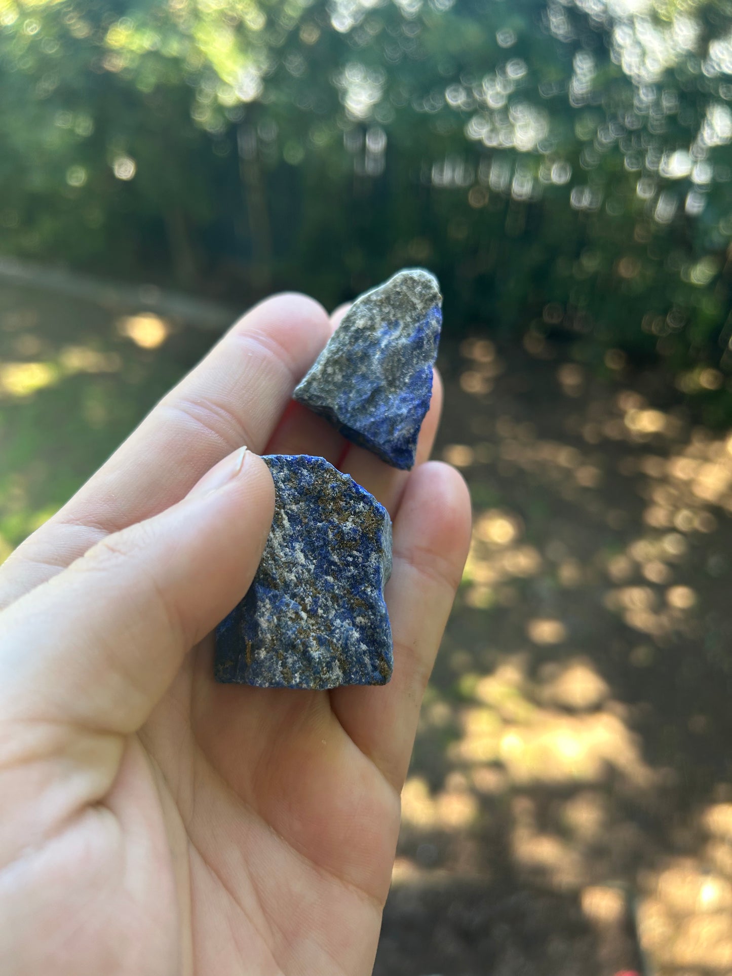 Raw lapis lazuli