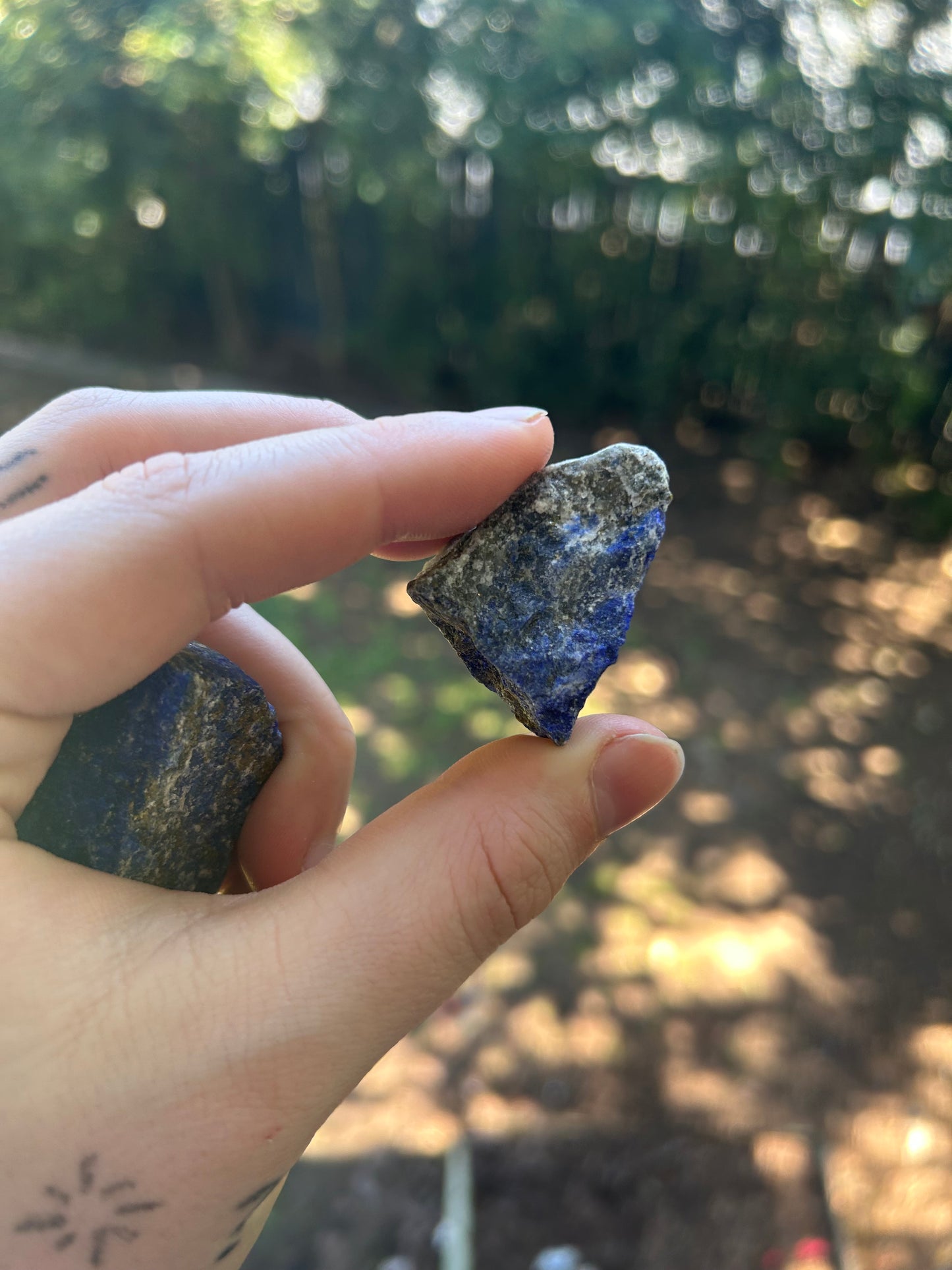 Raw lapis lazuli