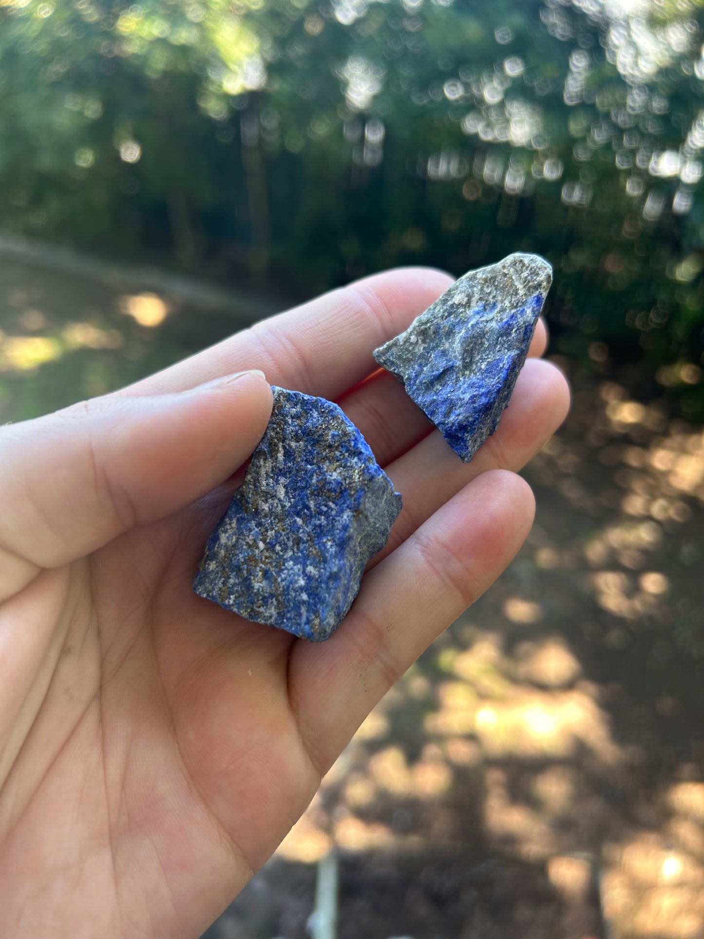 Raw lapis lazuli