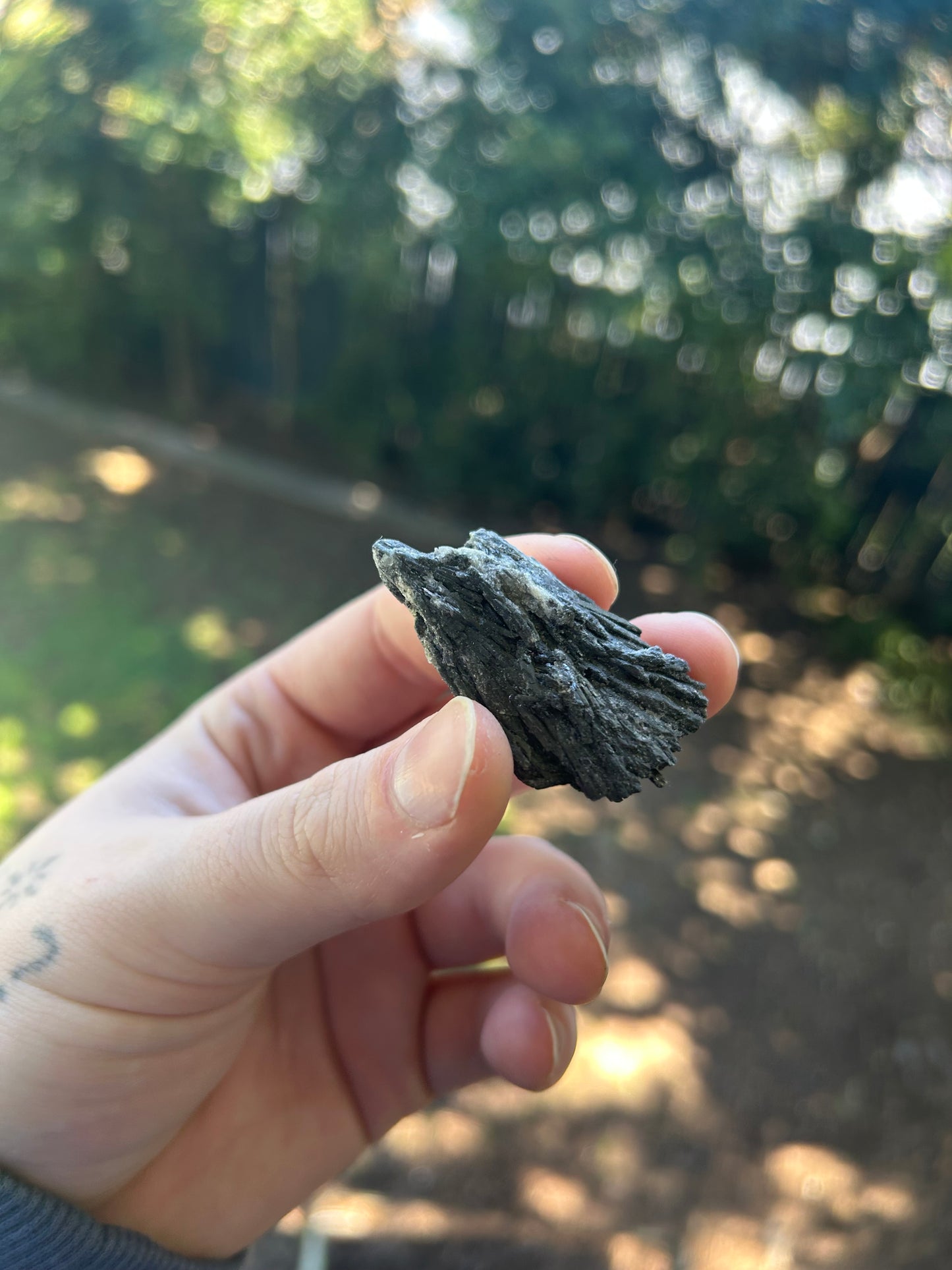 Raw kyanite