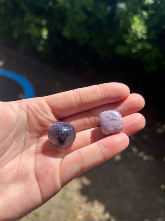 Small lepidolite tumble