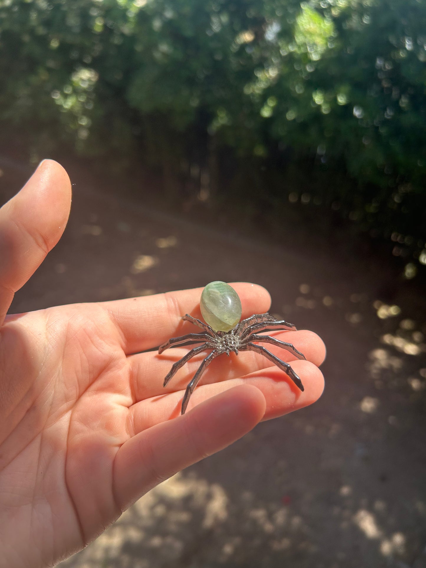 Fluorite spider